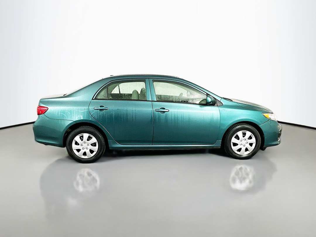2010 Toyota Corolla LE - Image 9