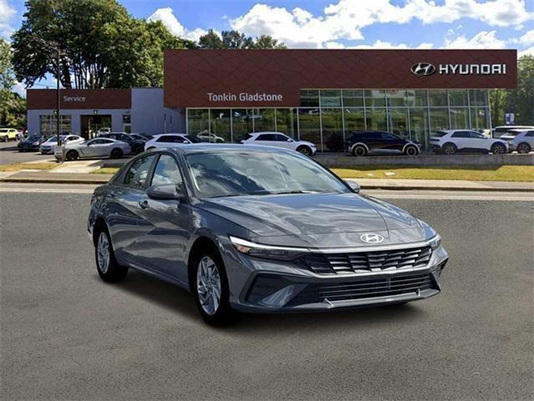 2026 Hyundai Elantra Blue - Image 11