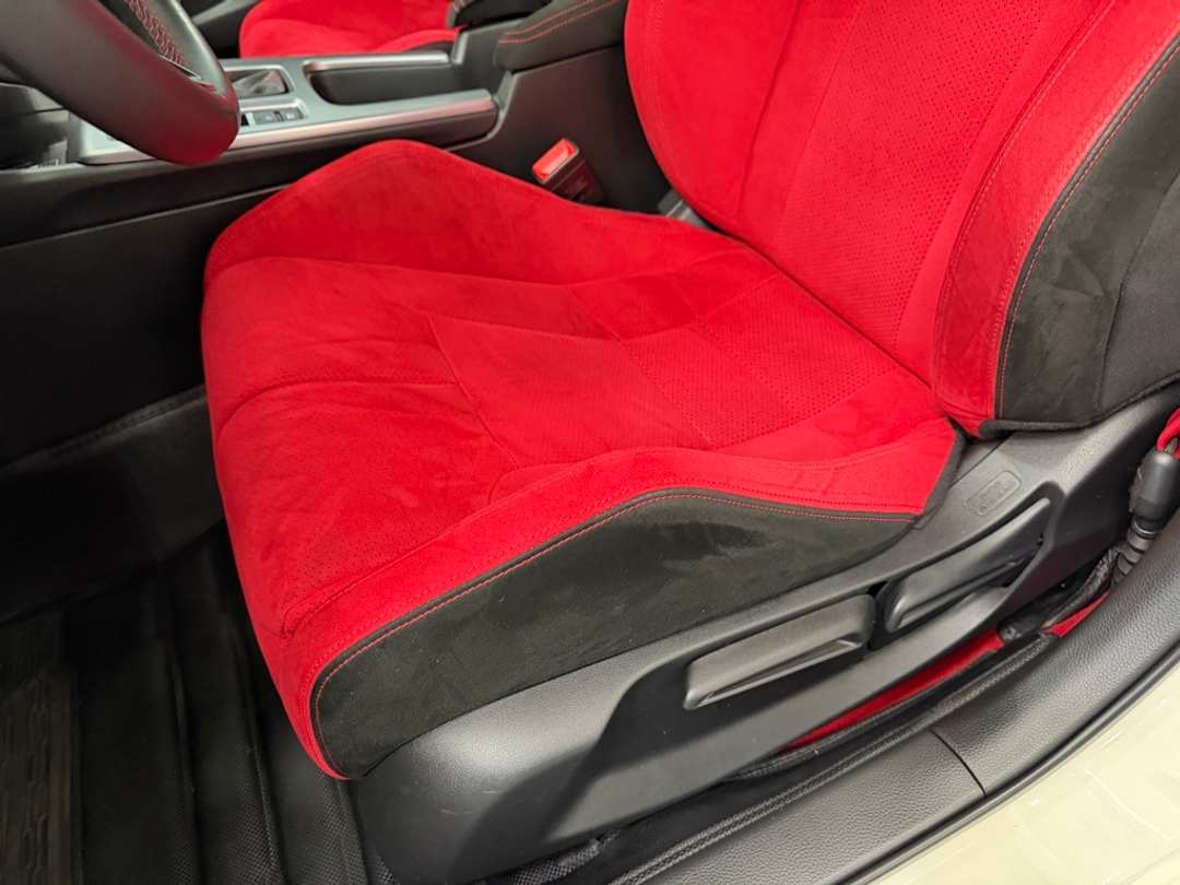 2024 Honda Civic Type R - Image 12