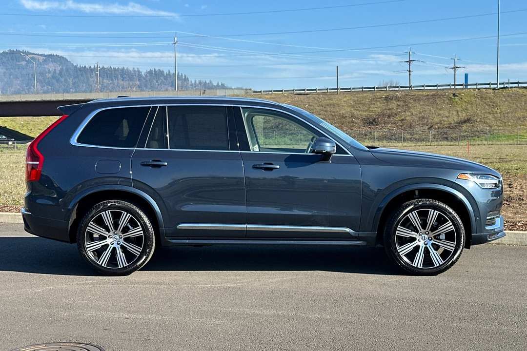 2025 Volvo Xc90 B6 Ultra - Image 2