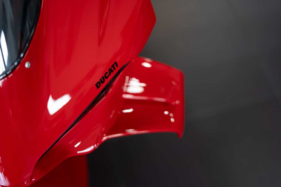 2025 Ducati Panigale V4 - Image 2