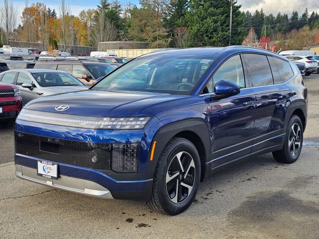 2026 Hyundai Ioniq 9 SE - Image 3