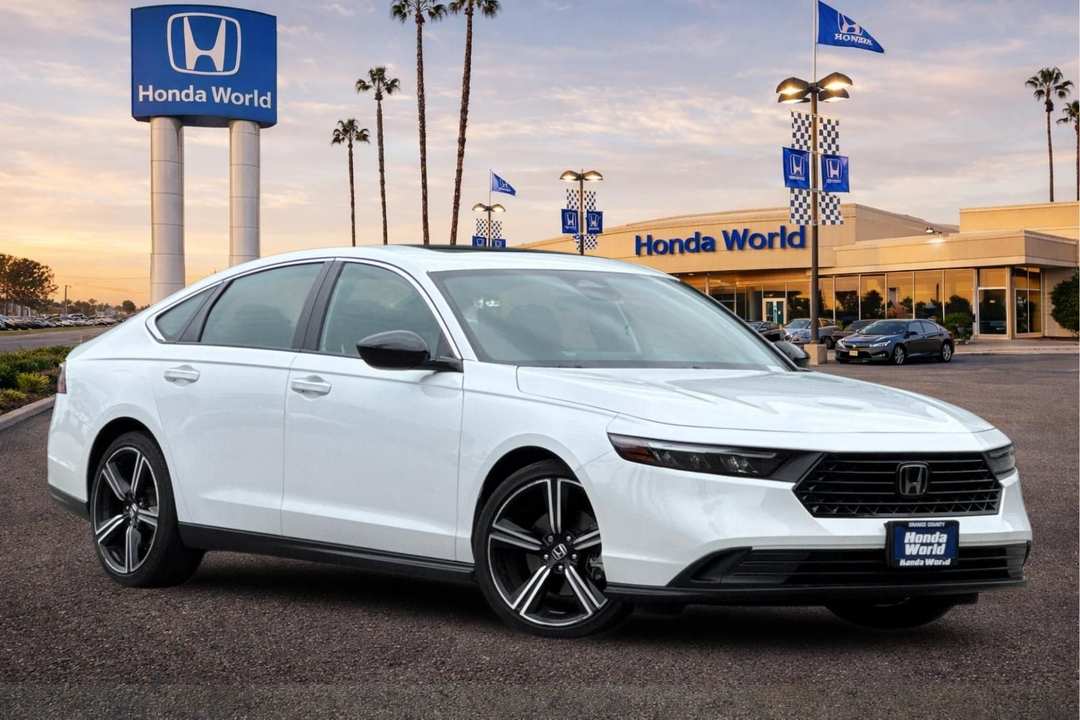 2023 Honda Accord Sport - Image 2