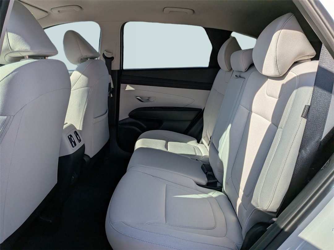 2025 Hyundai Tucson SEL - Image 26