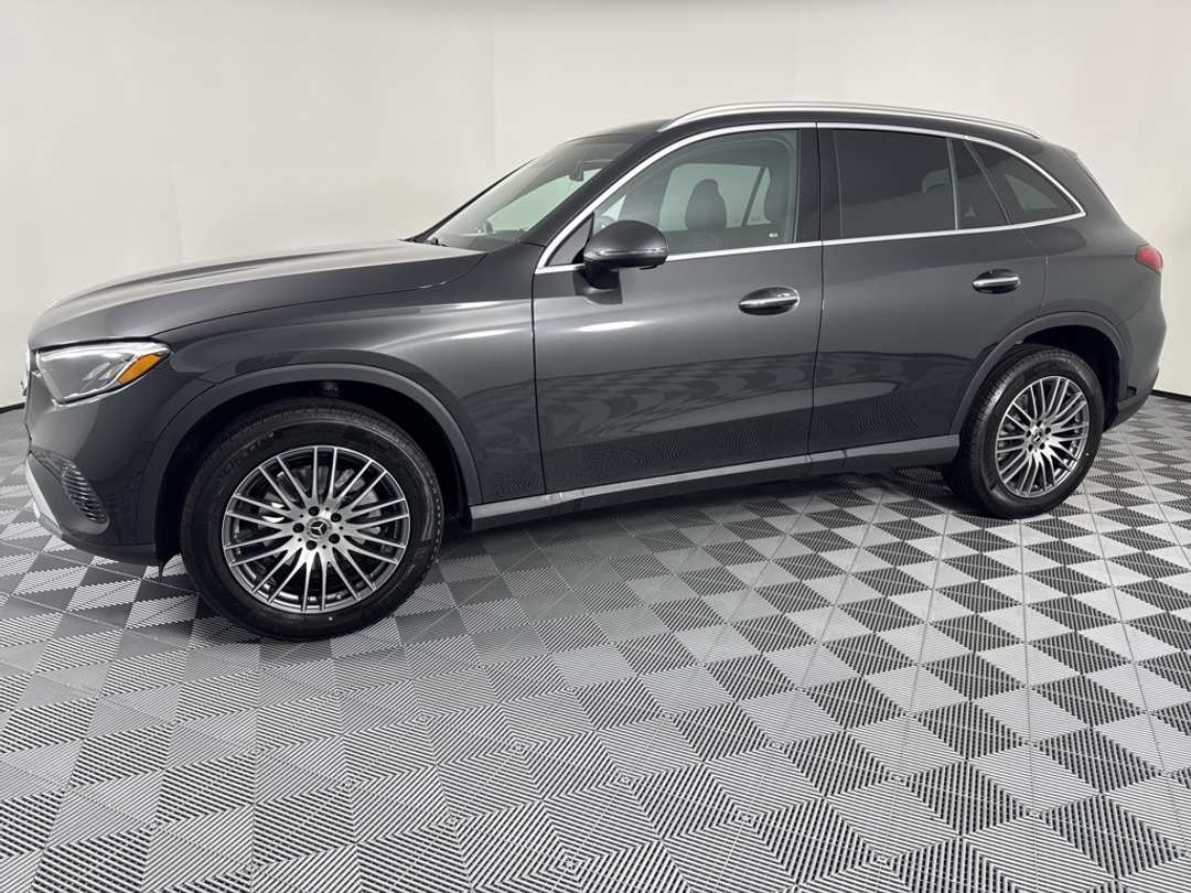 2026 Mercedes-Benz GLC GLC 300 - Image 10