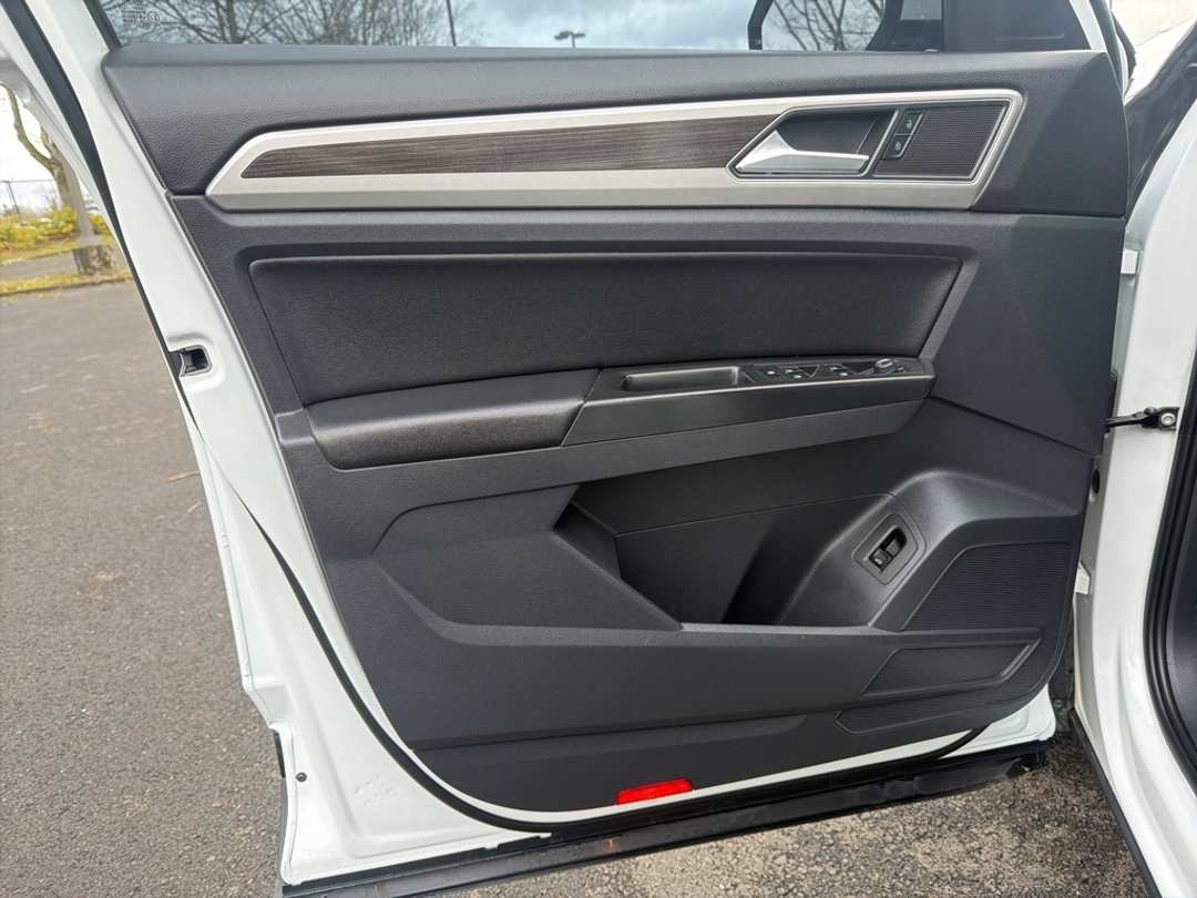 2018 Volkswagen Atlas SEL - Image 12