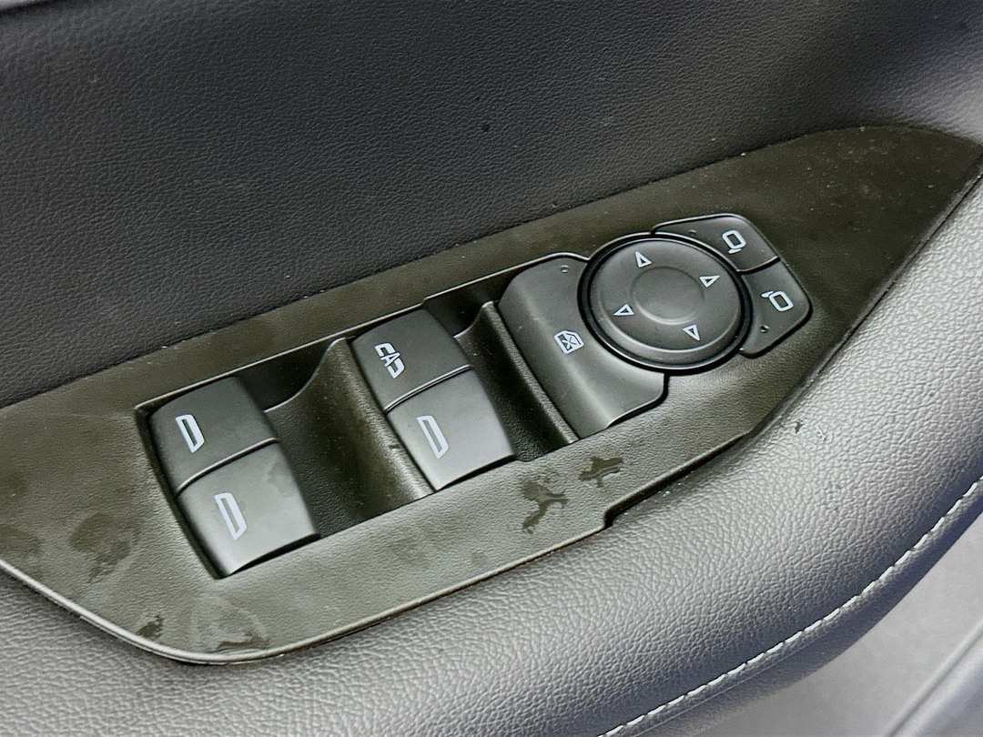 2025 Chevrolet Blazer LT - Image 19