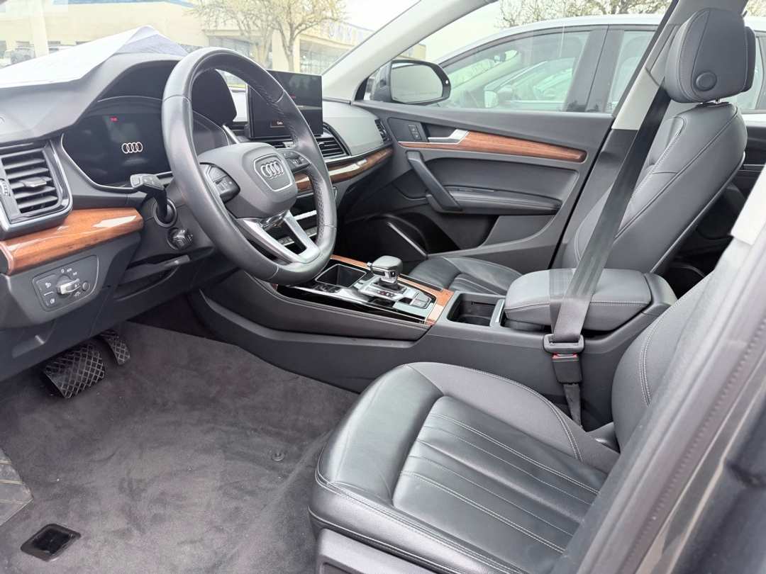2022 Audi Q5 45 S line Premium - Image 6