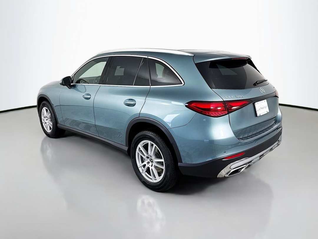 2026 Mercedes-Benz GLC GLC 300 - Image 3