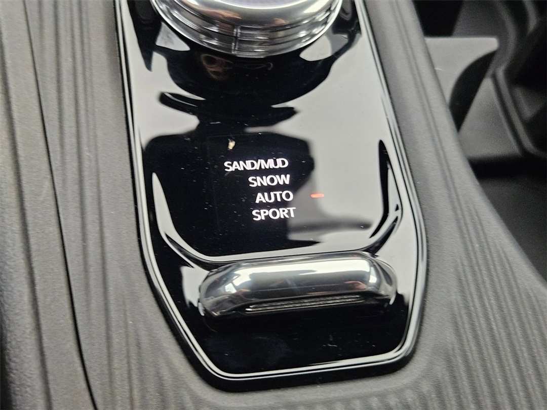 2026 Jeep Cherokee Laredo - Image 26