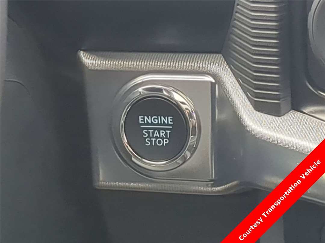 2025 Ford F-150 Lariat - Image 16