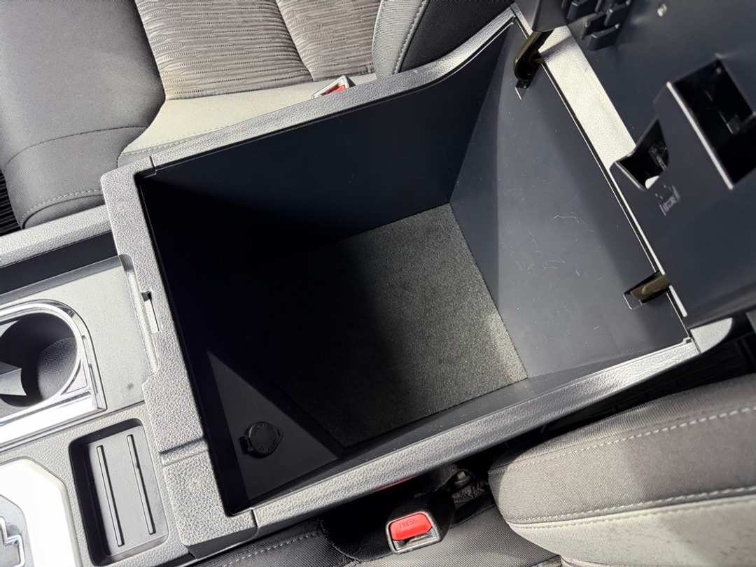 2018 Toyota Tundra SR5 - Image 26