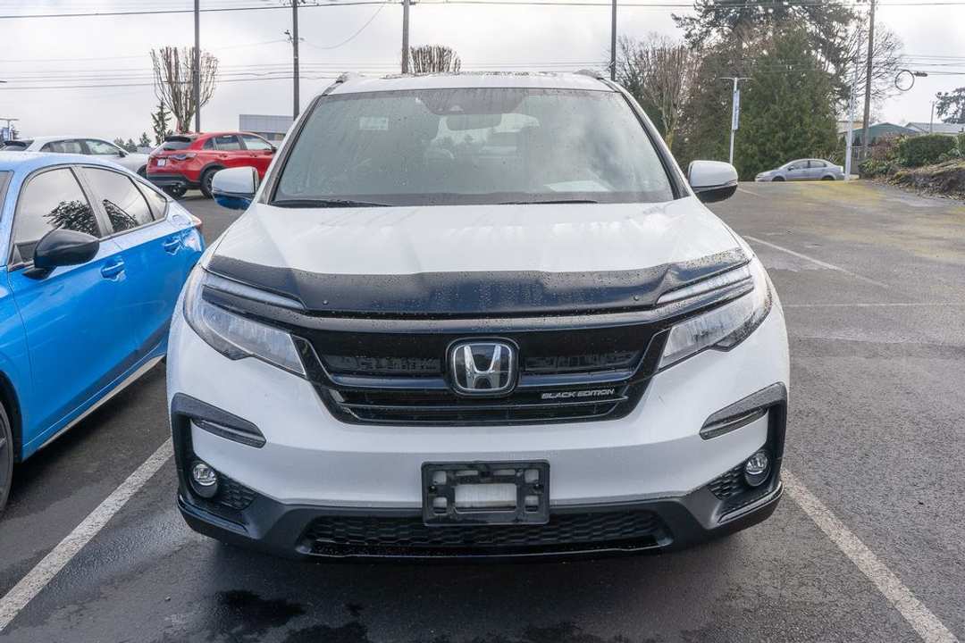 2022 Honda Pilot Black Edition - Image 2