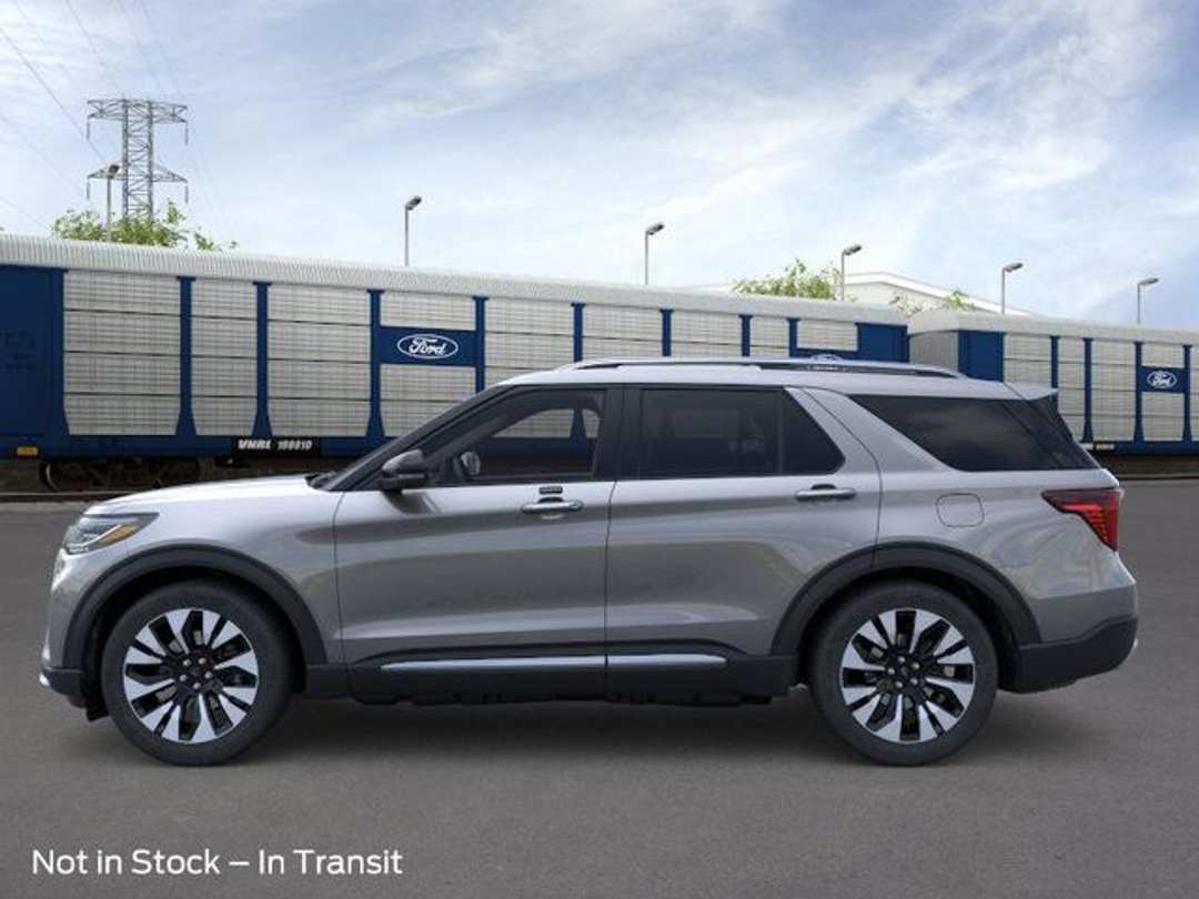 2026 Ford Explorer Platinum - Image 3