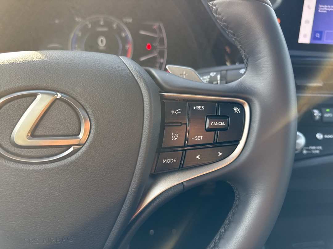 2024 Lexus Es 350 - Image 33