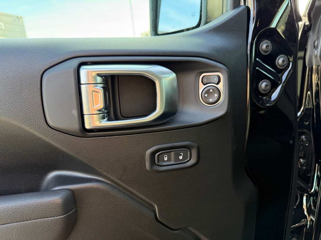 2026 Jeep Wrangler Willys - Image 13