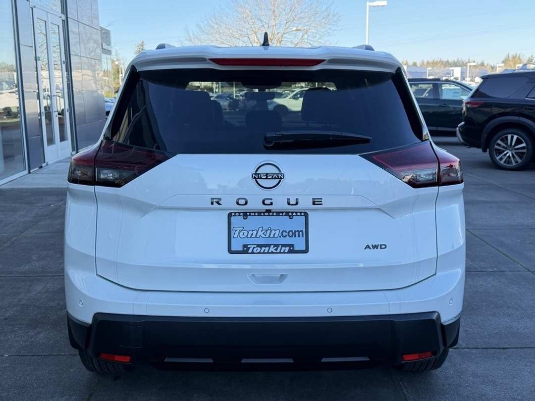 2026 Nissan Rogue Dark Armor - Image 6