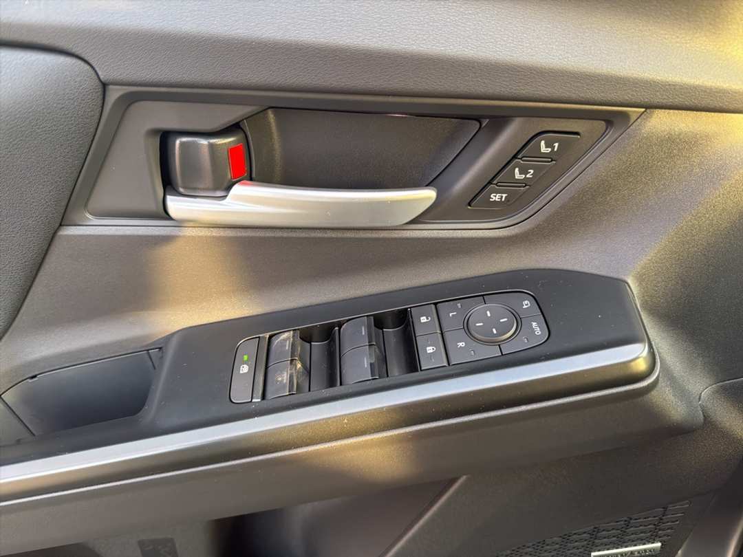 2026 Subaru Solterra Limited - Image 12