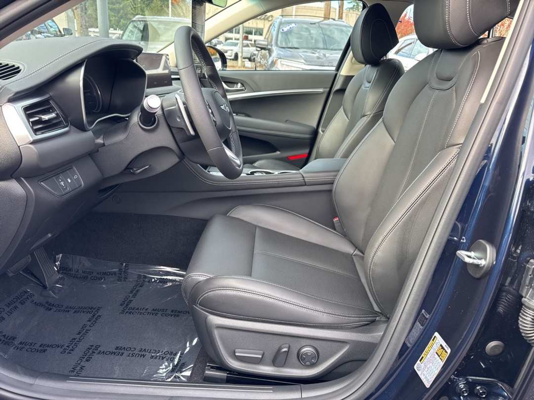 2026 Genesis G70 2.5T - Image 16