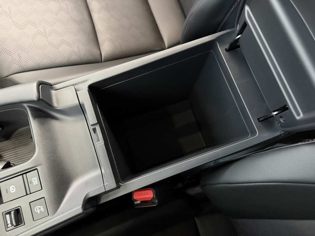 2026 Nissan Sentra SR - Image 28