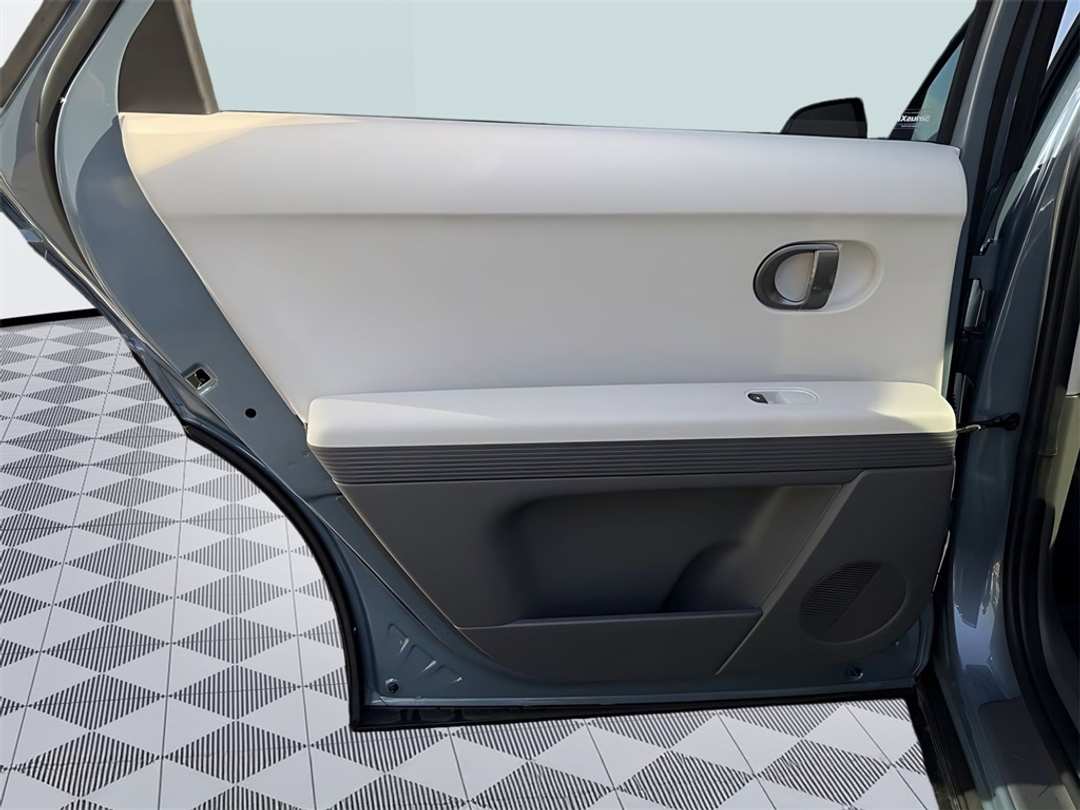 2026 Hyundai Ioniq 5 SEL - Image 28