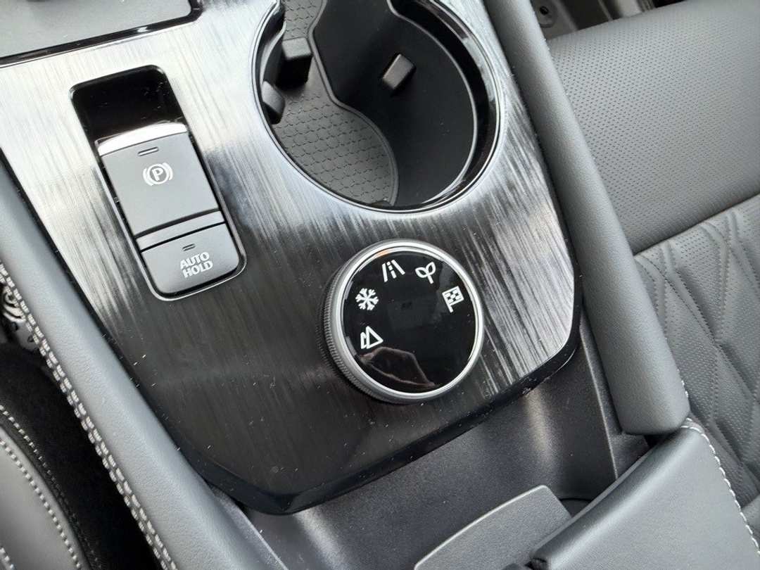 2026 Nissan Rogue Platinum - Image 25