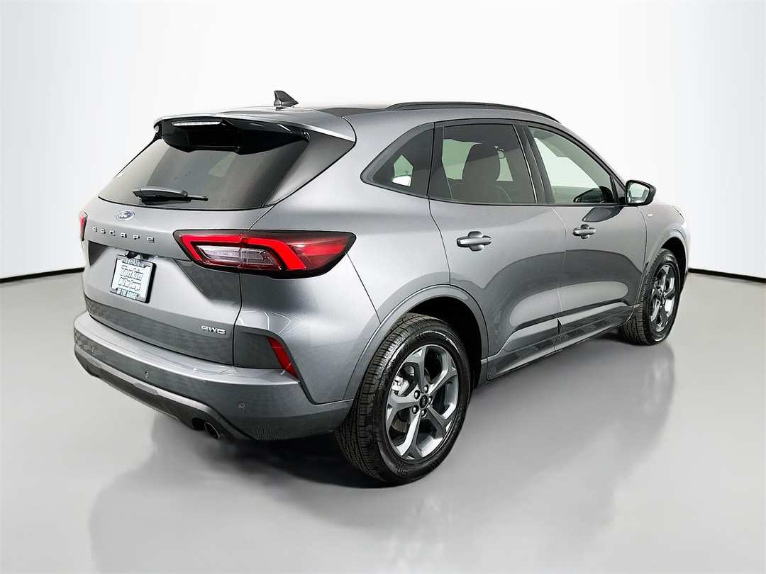 2024 Ford Escape STLine - Image 7