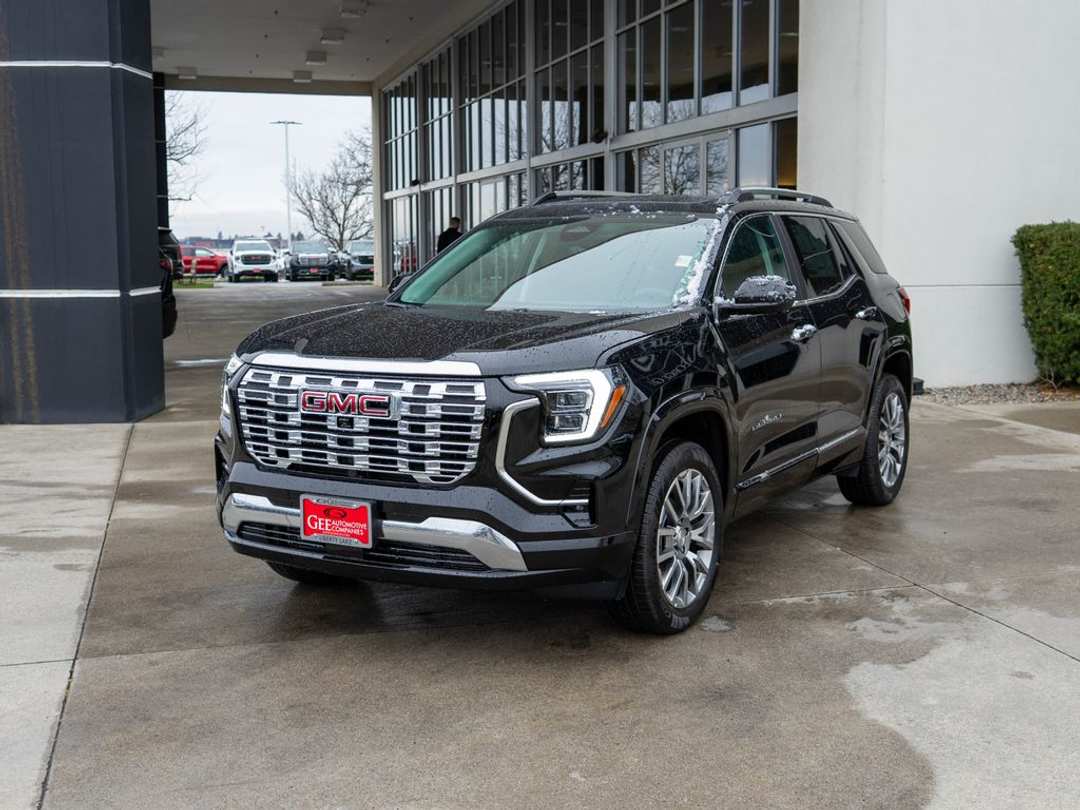 2026 GMC Terrain Denali - Image 3