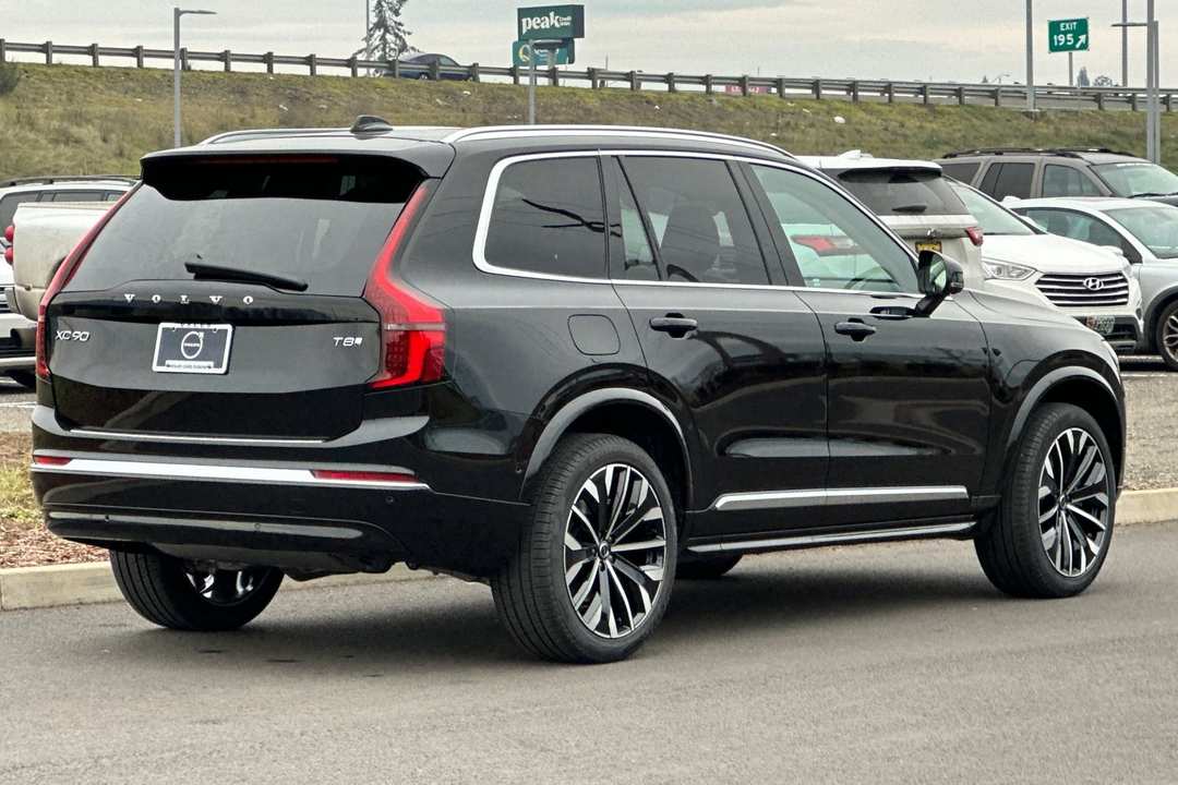 2026 Volvo Xc90 T8 Ultra - Image 3