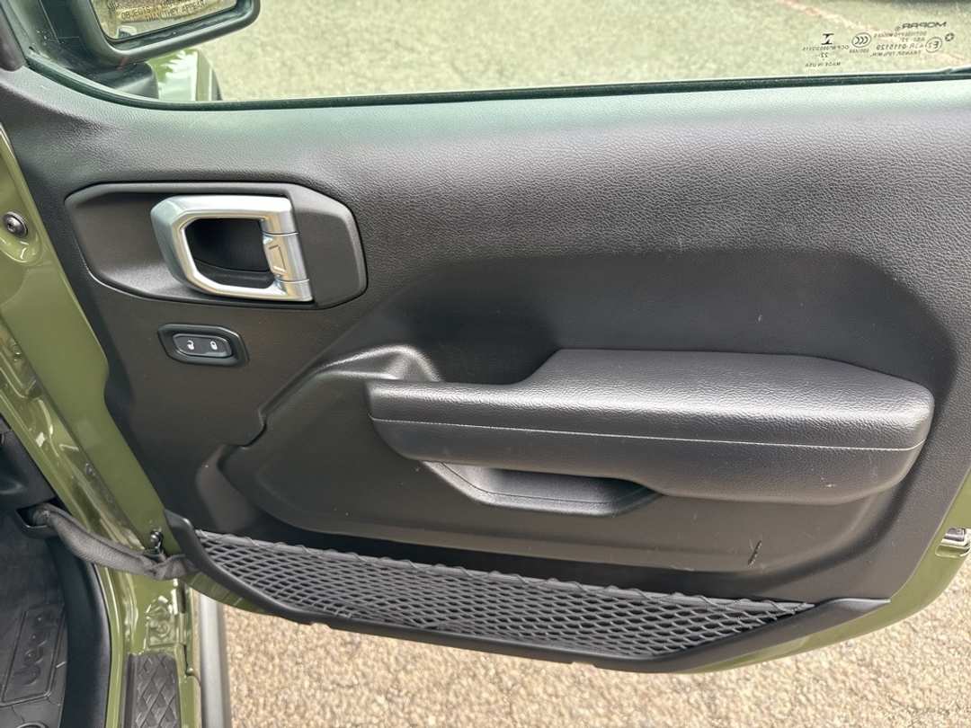 2023 Jeep Gladiator Willys - Image 30