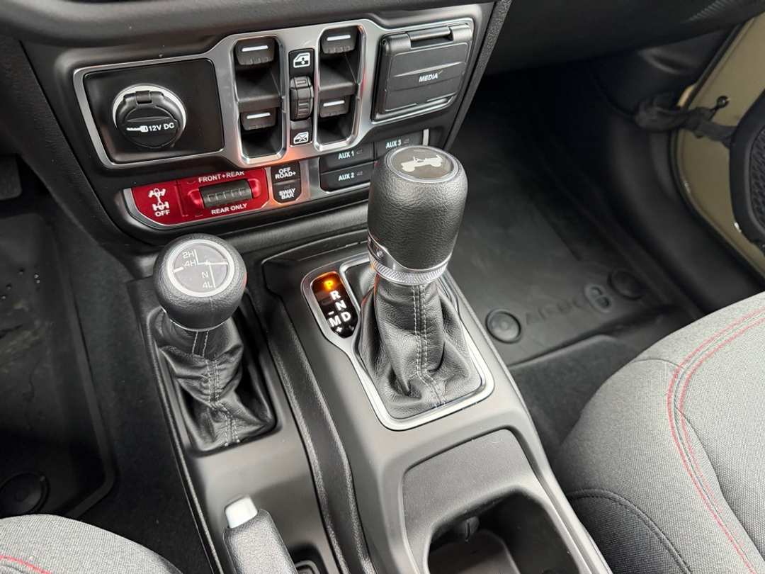 2026 Jeep Wrangler Rubicon - Image 24