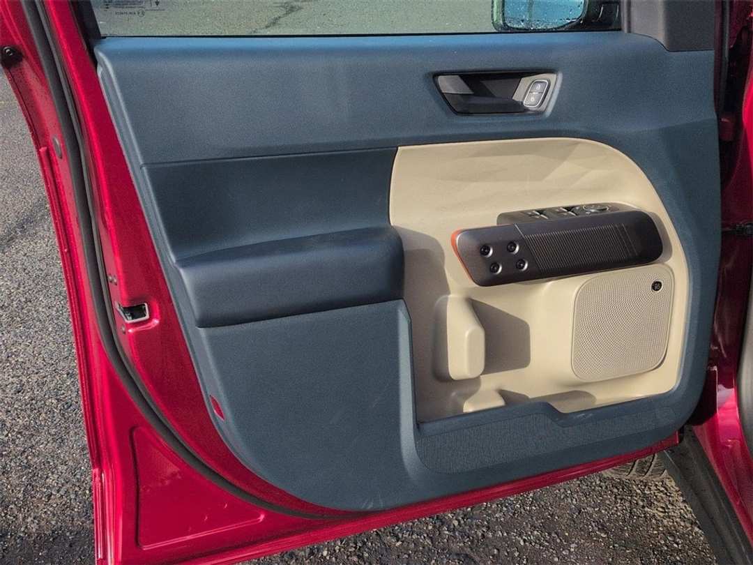 2026 Ford Maverick Lariat - Image 9