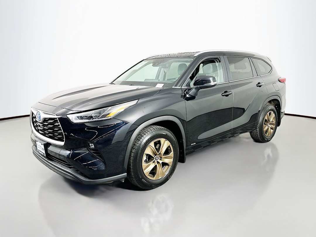 2023 Toyota Highlander Bronze Edition - Image 3