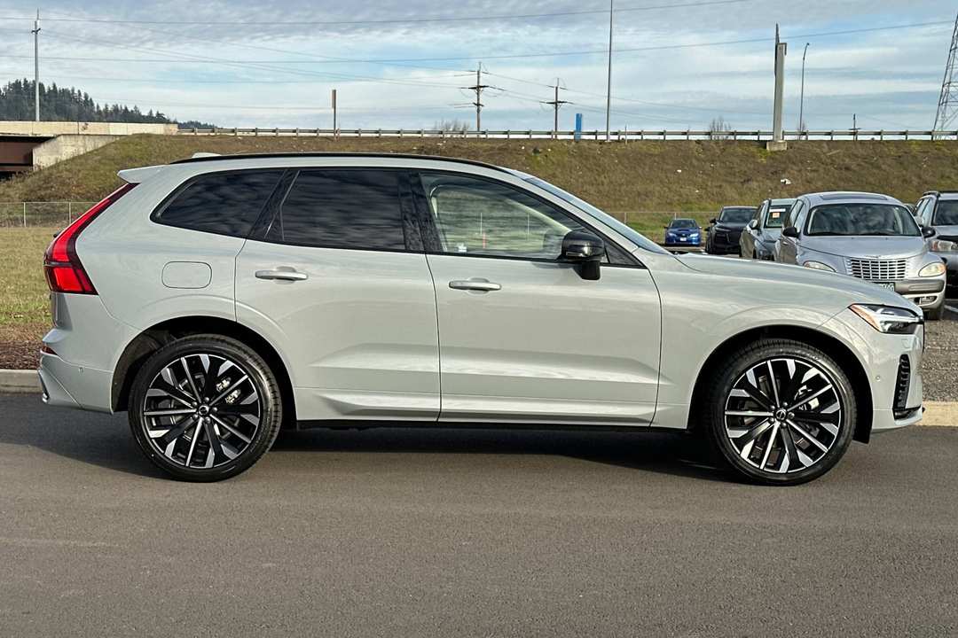 2026 Volvo Xc60 T8 Ultra - Image 2