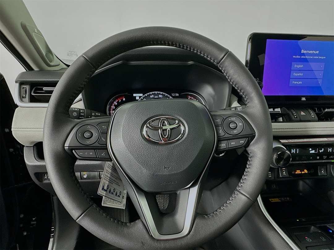 2025 Toyota Rav4 XLE Premium - Image 11