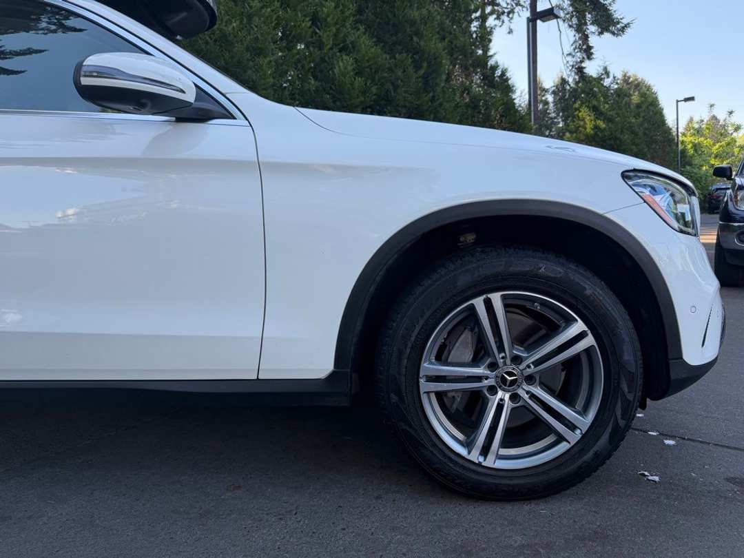2021 Mercedes-Benz GLC GLC 300 - Image 3