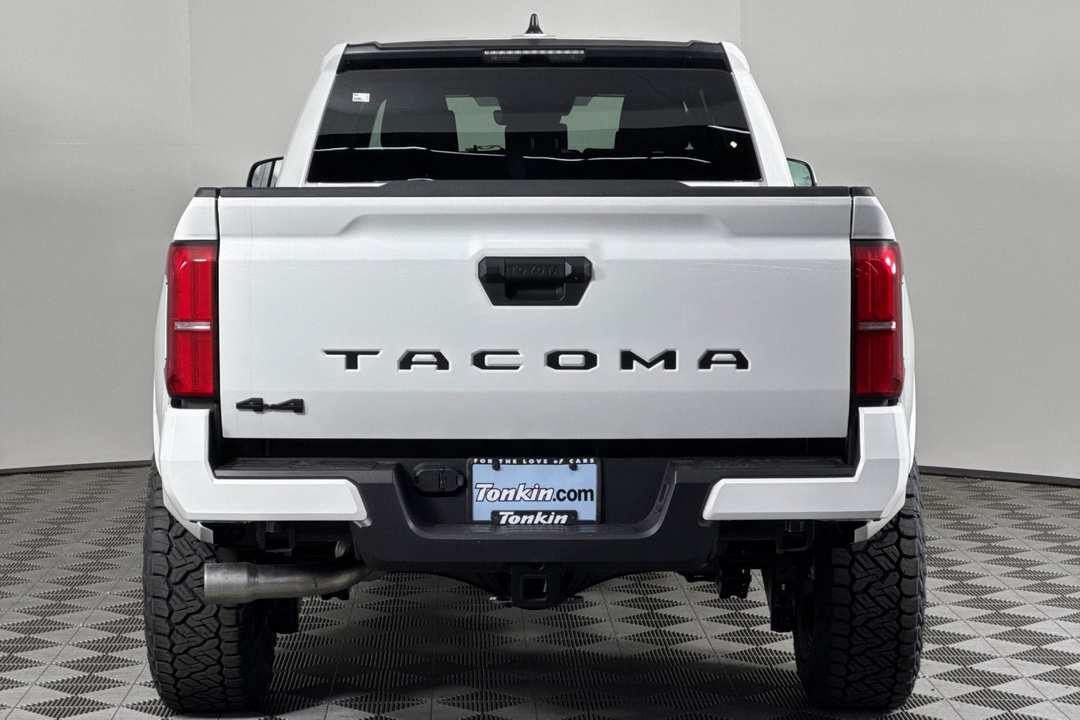 Toyota Tacoma - Image 4