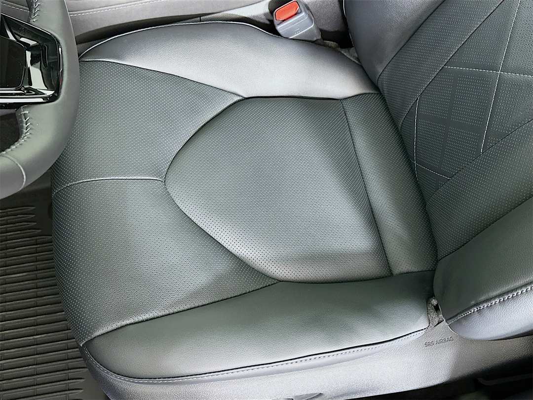 2026 Toyota Highlander Platinum - Image 20