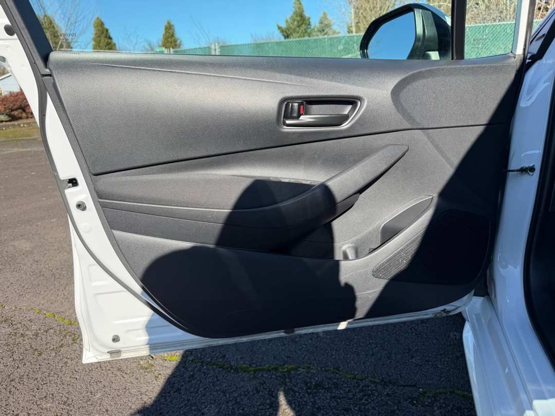 2024 Toyota Corolla LE - Image 12