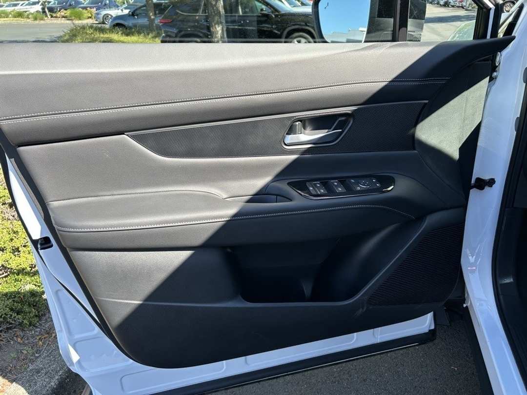 2025 Nissan Murano SV - Image 9