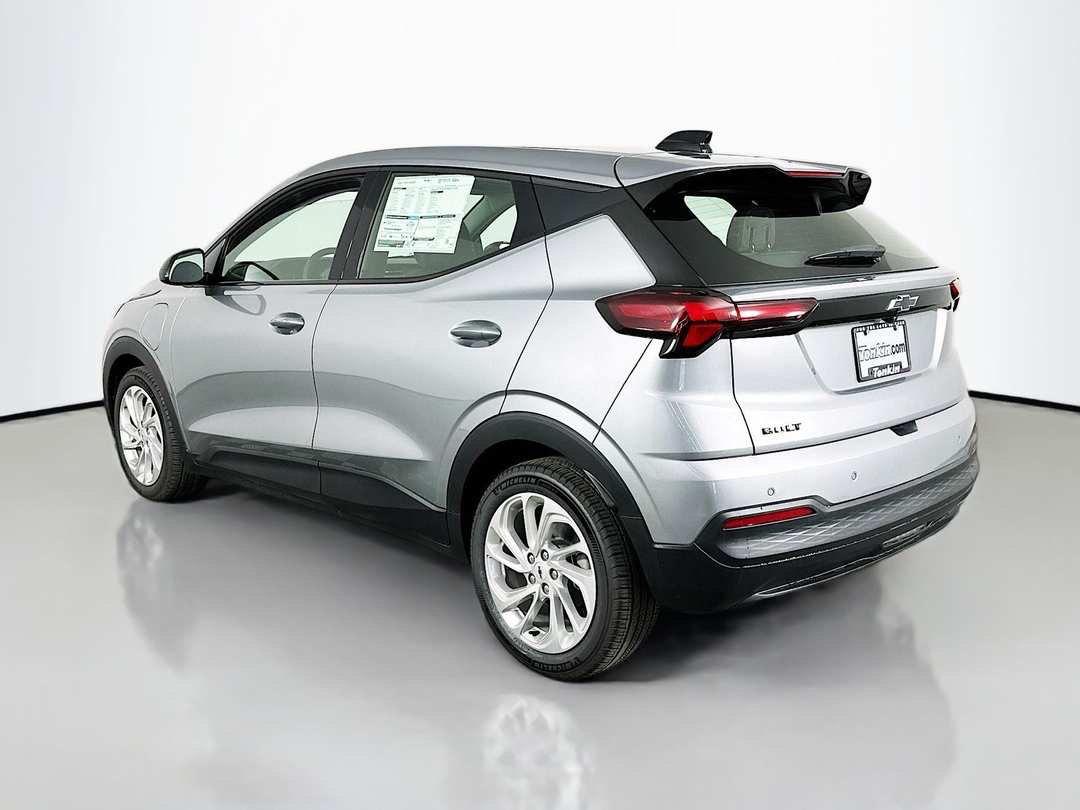 2027 Chevrolet Bolt Ev LT - Image 5