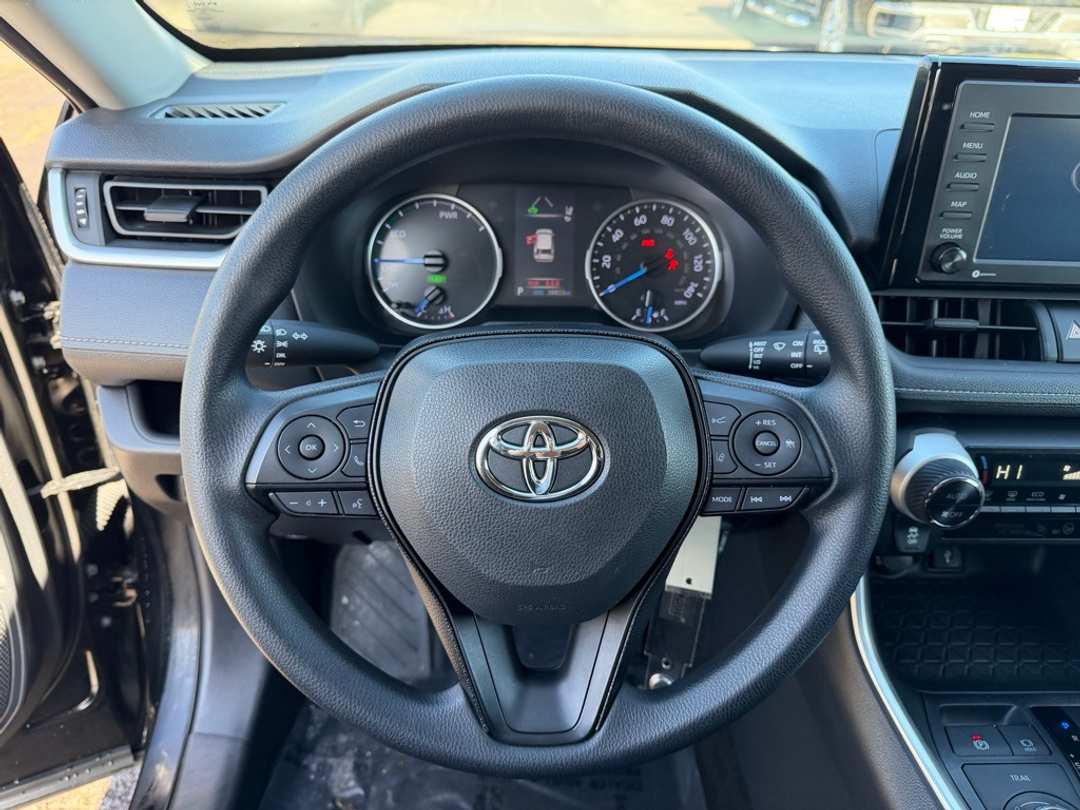 2020 Toyota Rav4 LE - Image 19