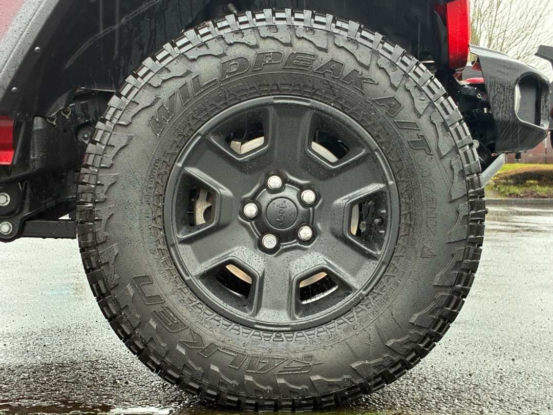 2022 Jeep Gladiator Mojave - Image 9