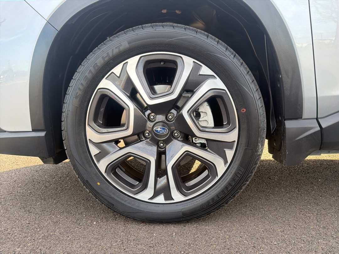 2023 Subaru Ascent Limited - Image 9