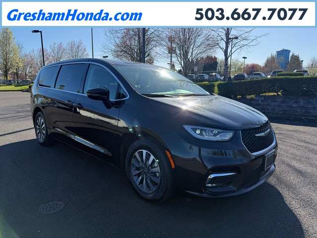 2024 Chrysler Pacifica Select