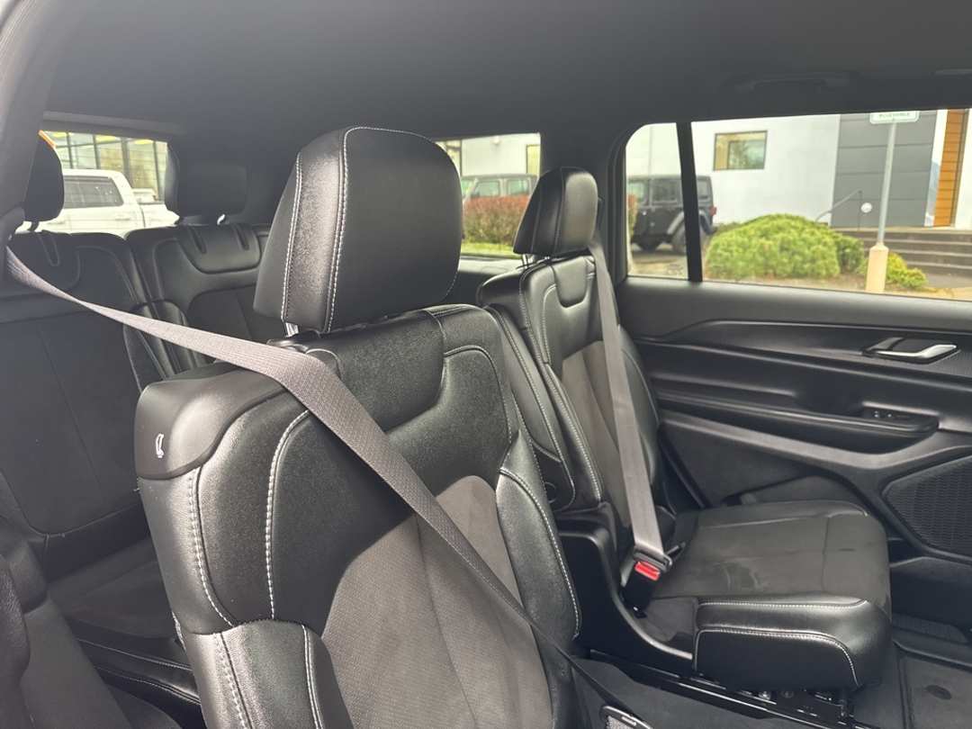 2024 Jeep Grand Cherokee L Altitude X - Image 29