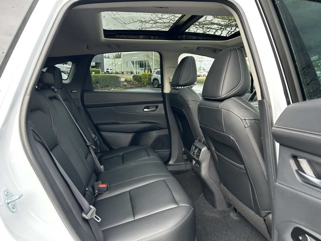 2025 Nissan Murano SL - Image 29