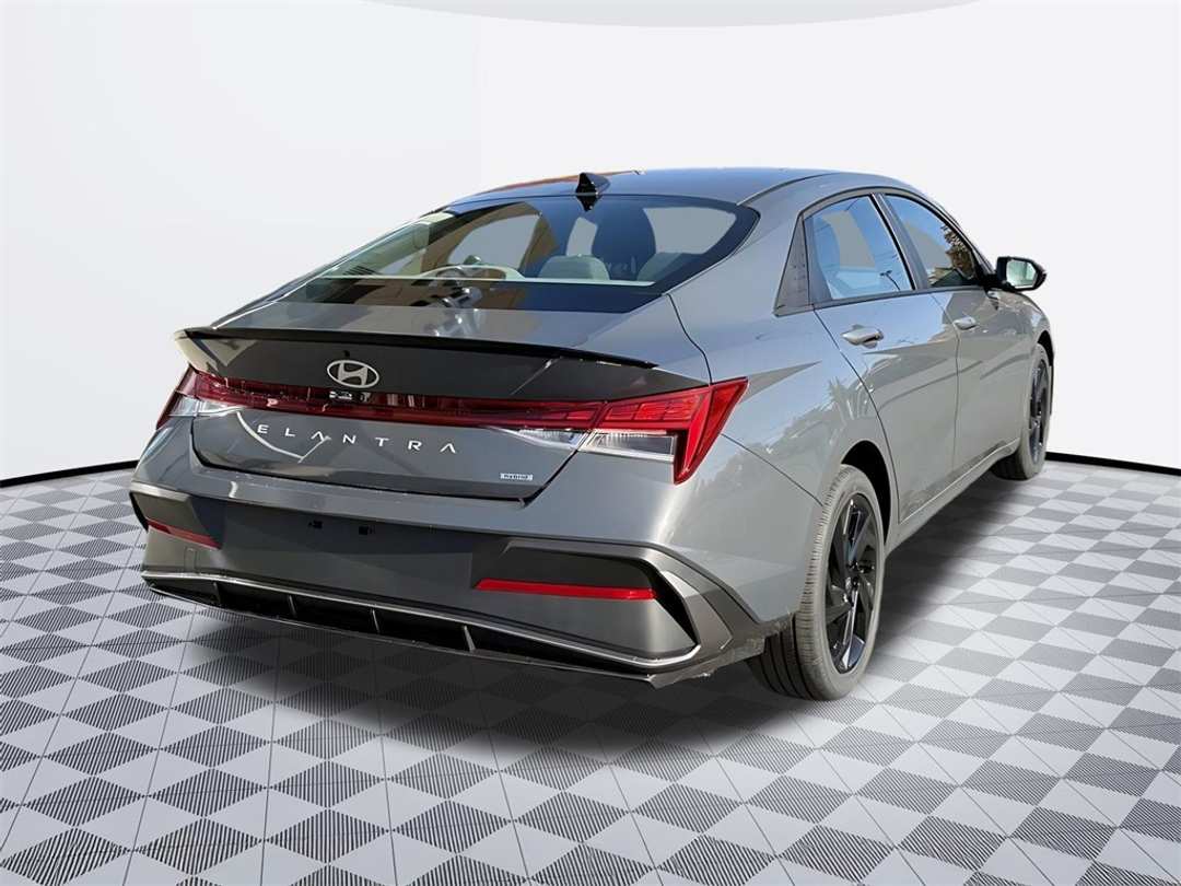 2026 Hyundai Elantra SEL Sport - Image 7