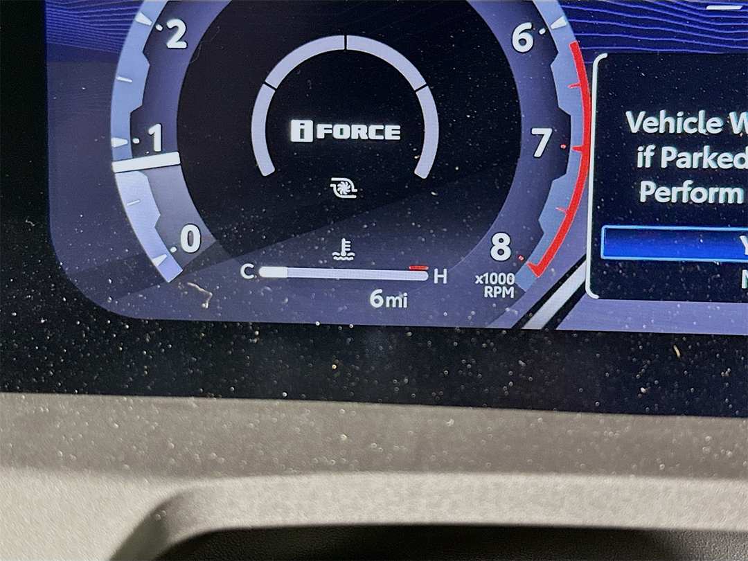 2025 Toyota Tacoma TRD Sport - Image 12