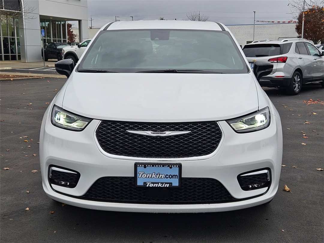 2026 Chrysler Pacifica Select - Image 9